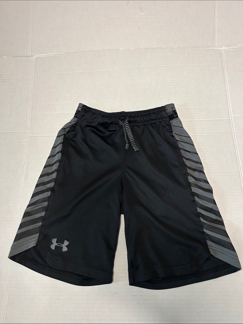 Under Armour Bpys YSM Small Black Shorts Loose Fit with Gray Striped Side Panels